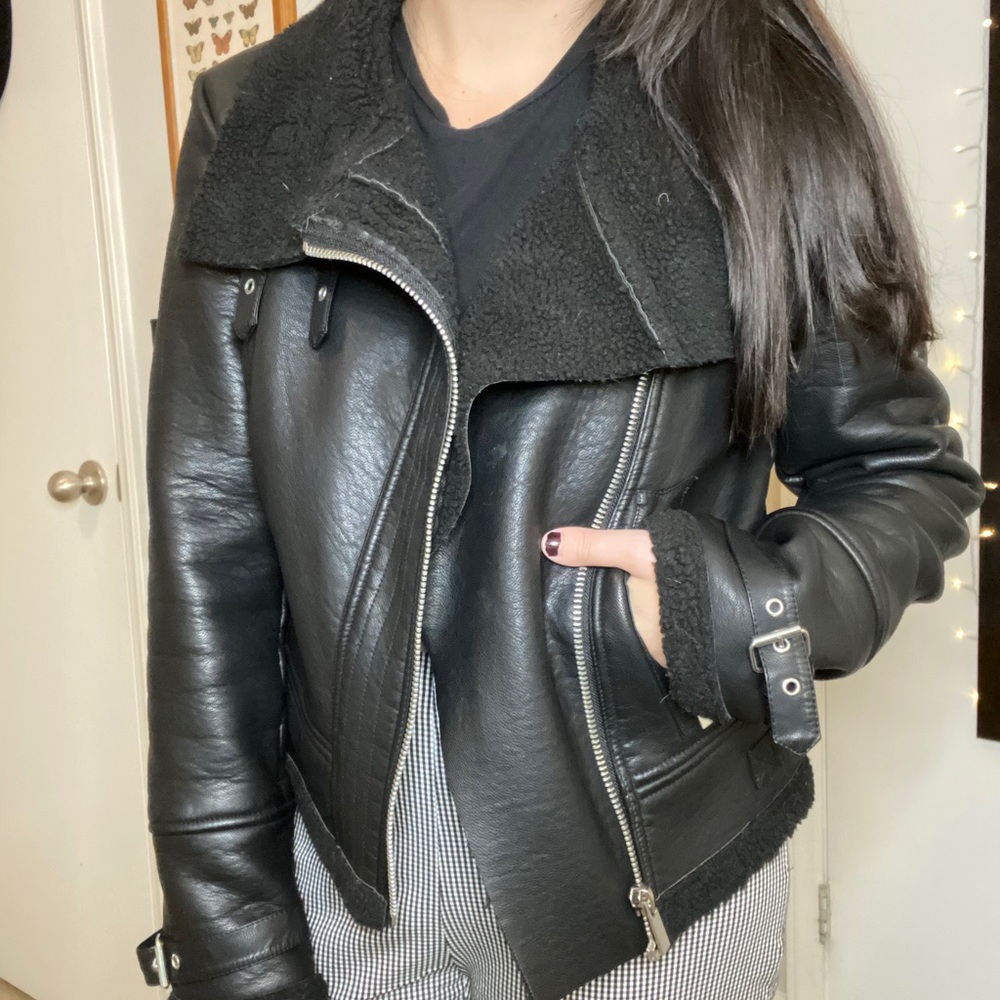 FOREVER 21 vegan leather Sherpa lined coat jacket
